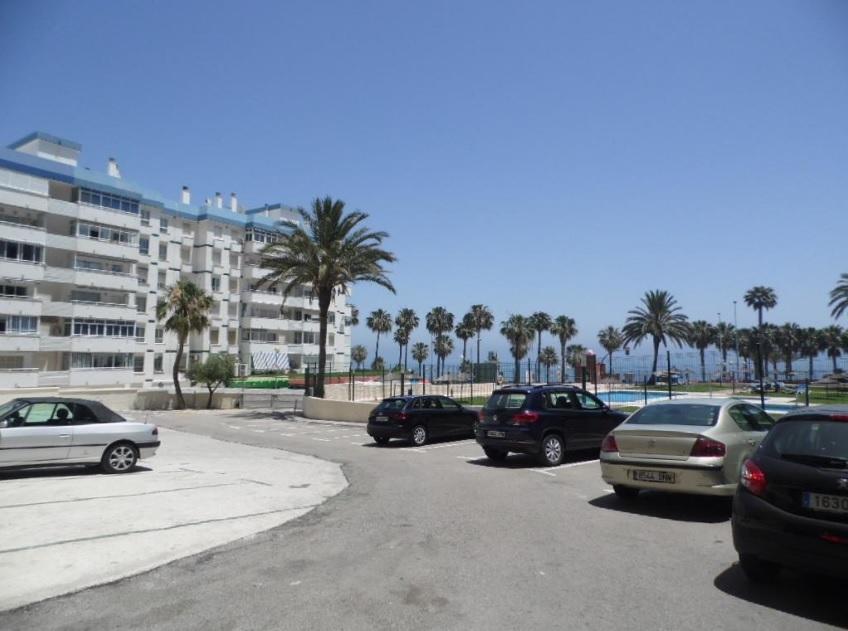 Aloha Playa Apartment เบนัลมาเดนา ภายนอก รูปภาพ