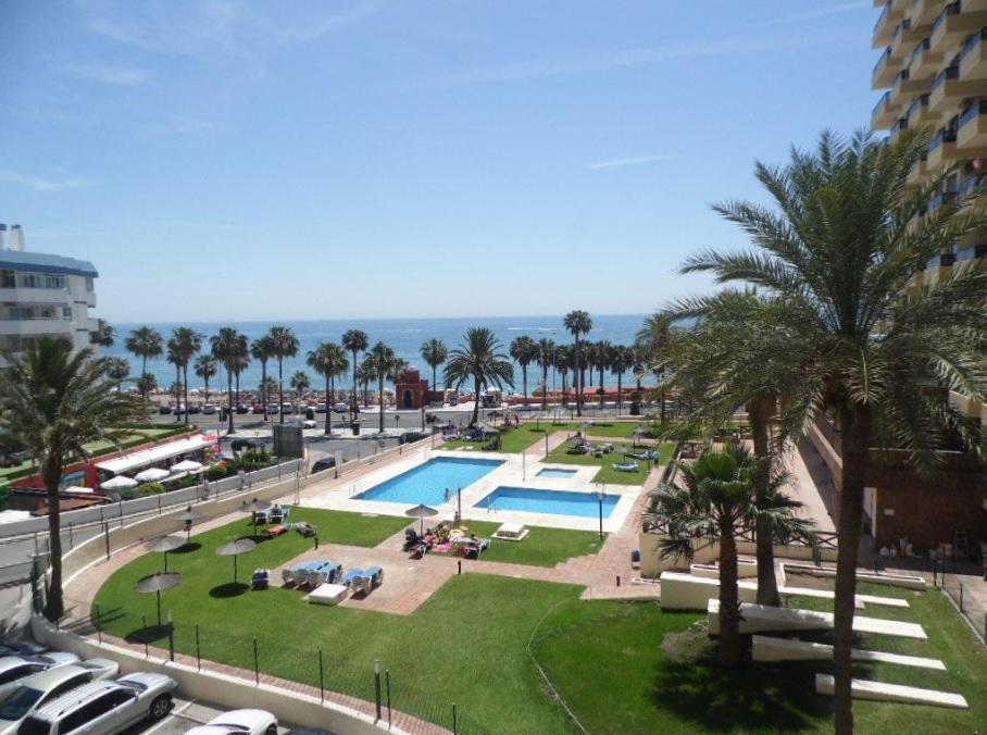 Aloha Playa Apartment เบนัลมาเดนา ภายนอก รูปภาพ