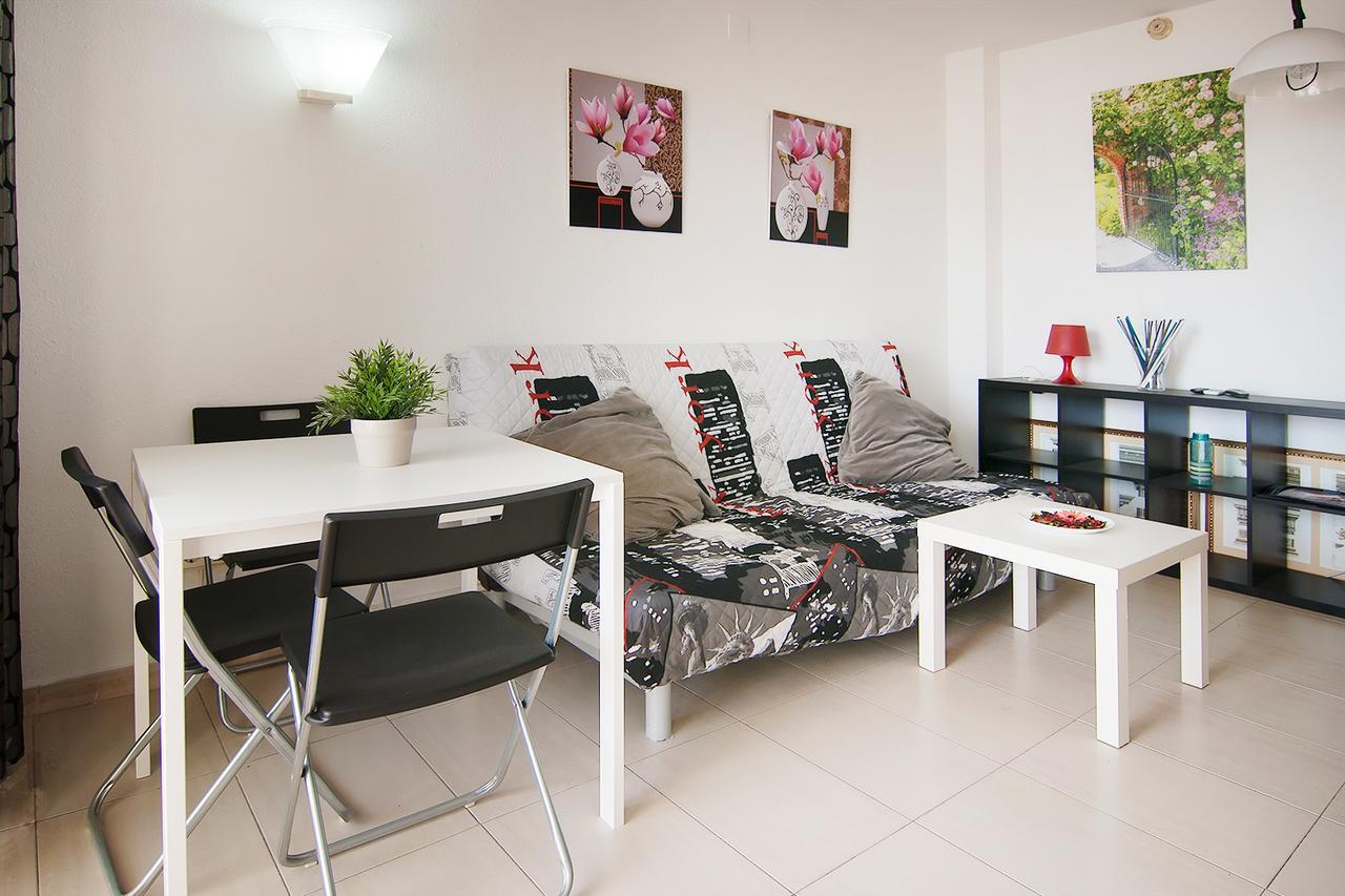 Aloha Playa Apartment เบนัลมาเดนา ภายนอก รูปภาพ